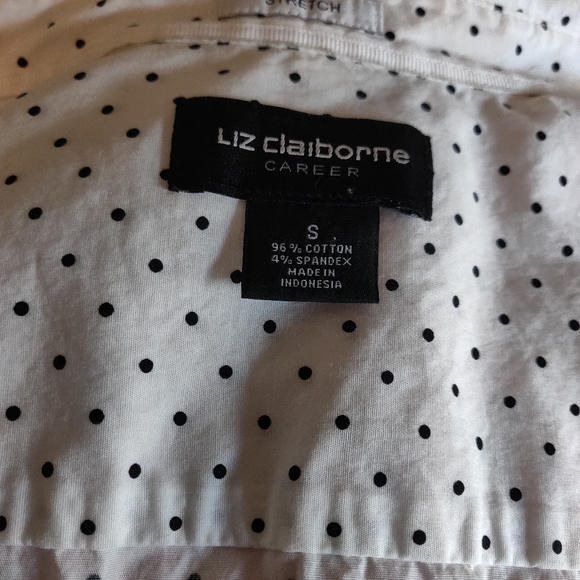 Sleeveless button down - Picture 3 of 6